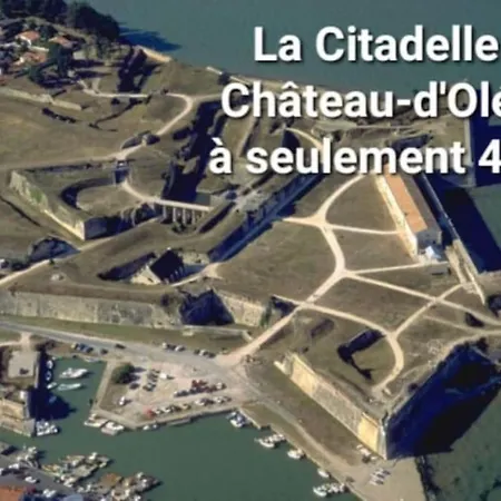 Au Coeur Du Chateau D'oleron Apartament *
